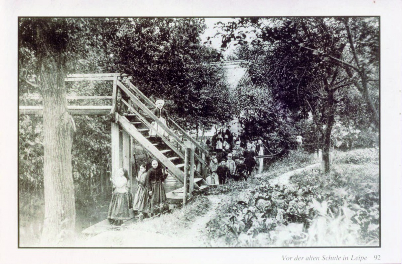 Bild "Willkommen:alte_Schule_1900.jpg"